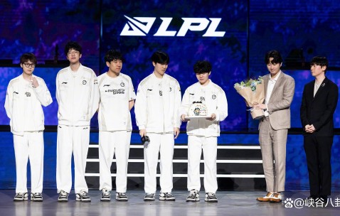 开云体育官方-Rookie焦点对战，Faker与40激战MAD分钟，锐不可当胜负难料！赛场气氛高涨