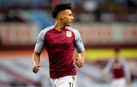 开云体育线上网站-足总杯集结日走向成谜，上海海港状态回暖，话题不断，阵容厚度经受考验